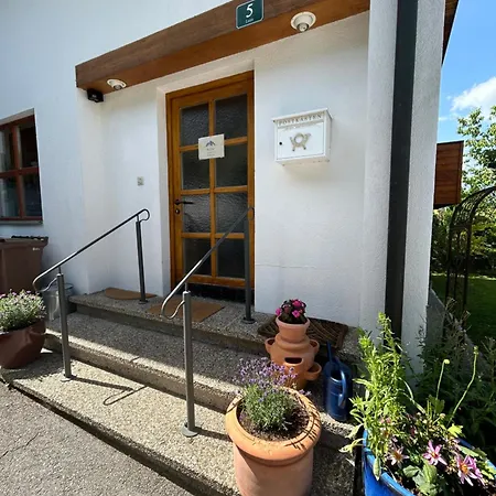 Bijou - Mansarde W Mountain View Homestay Mieders